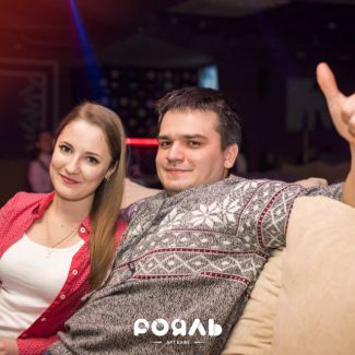 Исполняйте любимые композиции в «Рояле»!